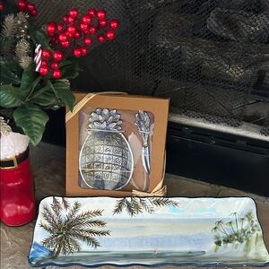 Tropical Serving Set with Pineapple Cheese Board